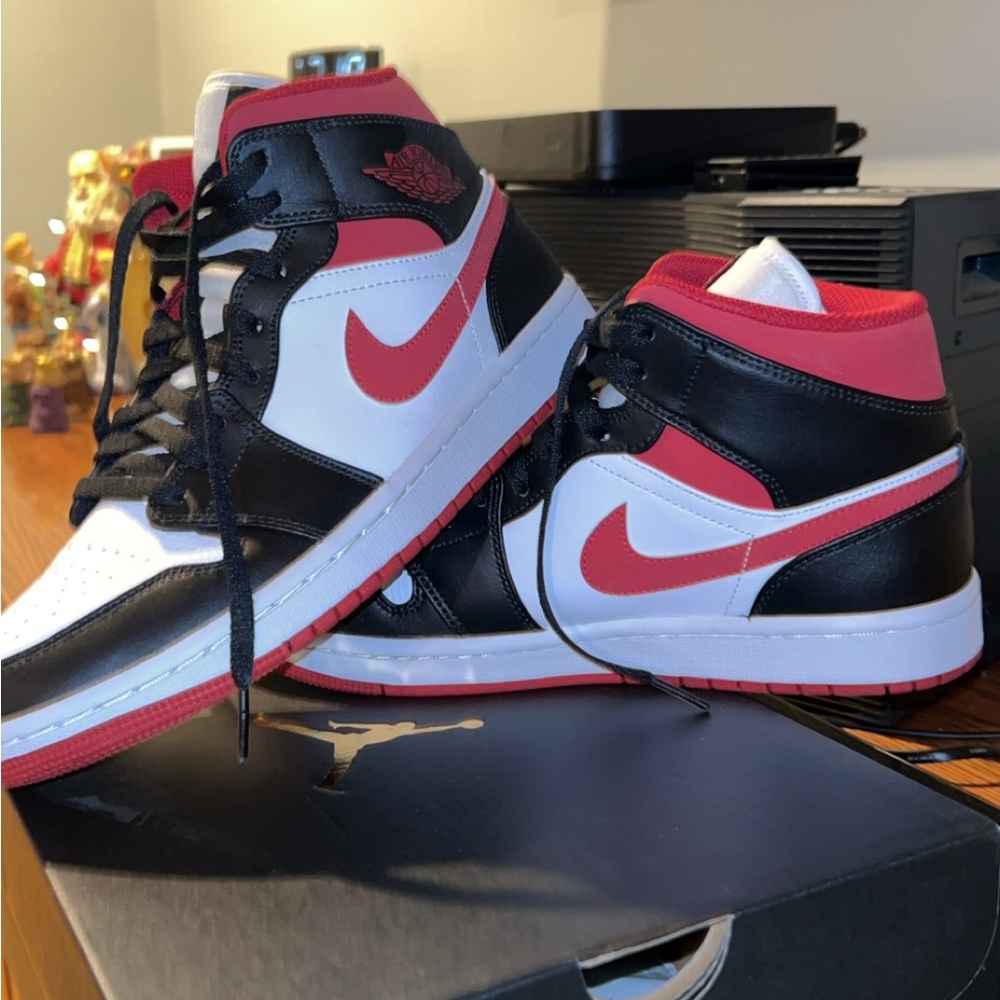 Air Jordan 1 Mid, white/gym red-black, size 8 men’s/women’s 9 1/2❤️ - Picture 6 of 6